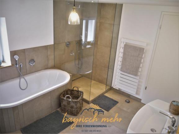 Ihre Ferienwohnung Bayrisch Mehr... Гщад ам Киемзее Стая снимка
